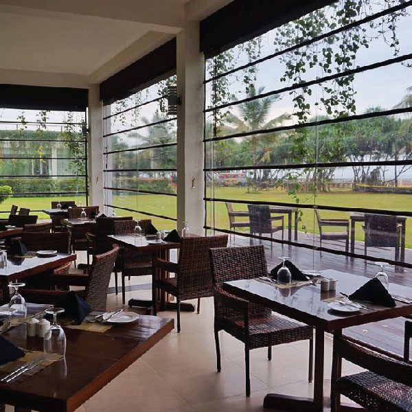 Noise reduction monsoon blinds